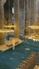 Ayasofya Camii Ramazan ayı öncesi gül suyu ile yıkandı