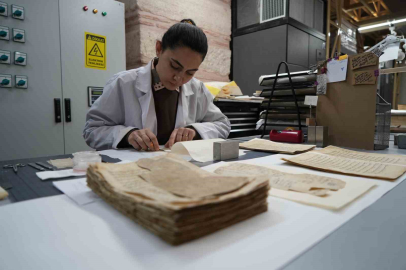 Vakıf eserleri uzman ellerde yeniden hayat buluyor: 600 yıllık Kuran-ı Kerim’in restorasyonunda sona gelindi