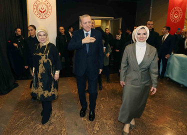 Cumhurbaşkanı Erdoğan: "Terörün karanlık ve kanlı gölgesinin ülkemizin ve bölgemizin üzerinden çekildiği o huzurlu, güvenli günleri hep birlikte göreceğiz"