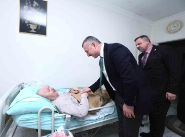 Tahir Büyükakın’dan gönüllere dokunan ziyaret