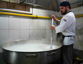 Ümraniye Belediyesi Ramazan ayında da ihtiyaç sahiplerini yalnız bırakmıyor