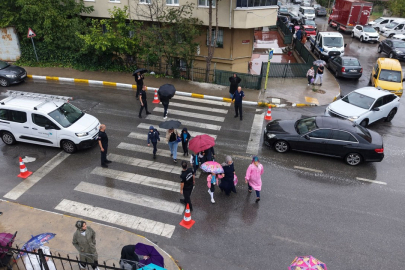 Pendik Zabıtası okul önlerinde...