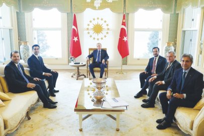 Başkan Bingöl, Tuzla’nın ihtiyaç ve projelerini Erdoğan’a sundu.